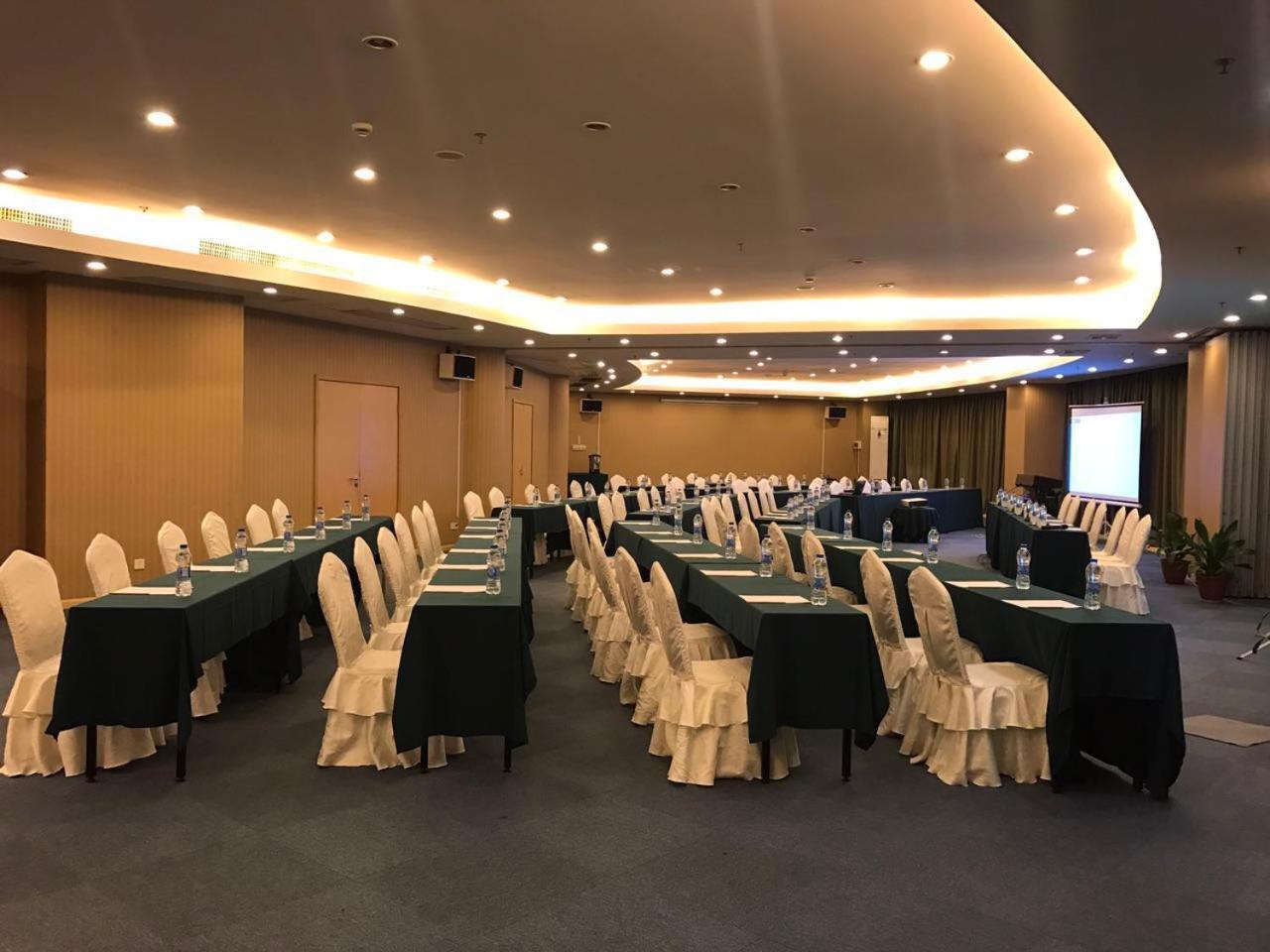 Days Inn Guangzhou Exterior photo